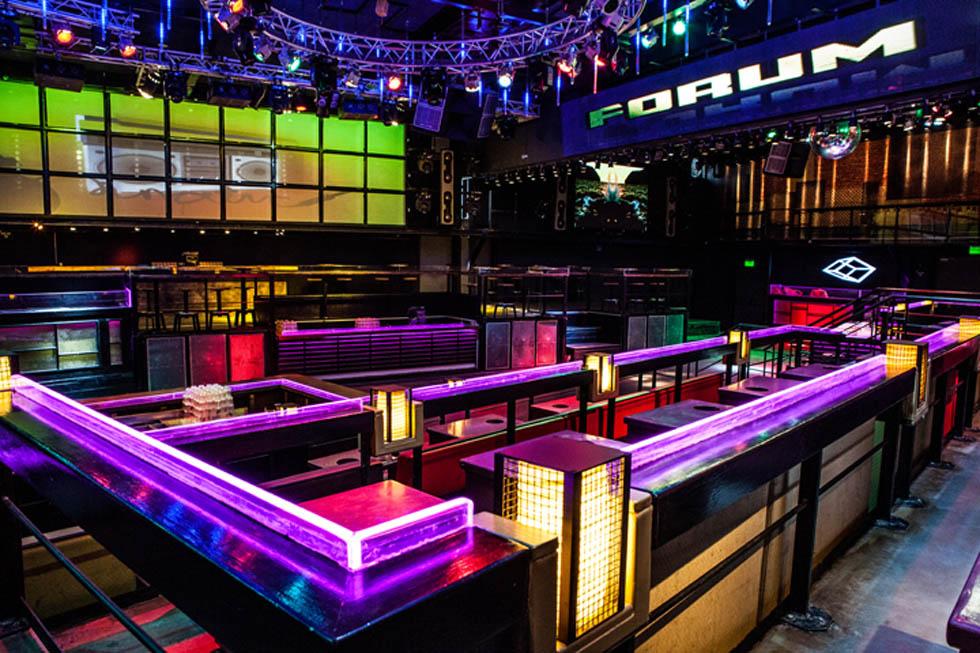 酒吧夜场装修与 DJ 的生活